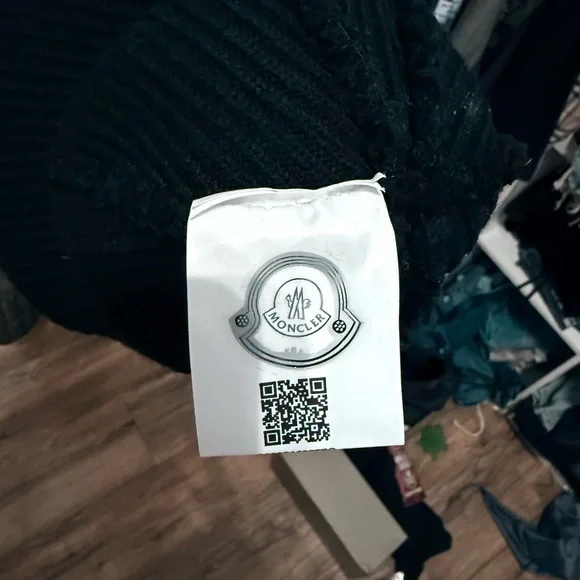 Moncler Black Knit Hat with Logo - Picture 3 of 3